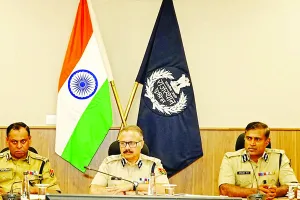 पुलिस मुख्यालय में अधिकारियों की हाईलेवल बैठक : हार्डकोर अपराधियों के खिलाफ करें कार्रवाई, राजीव कुमार ने कहा- पूरे आपराधिक तंत्र को किया जाएगा ध्वस्त 
