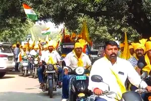 रेजांगला रज कलश यात्रा का हुआ स्वागत, समाज के लोगों ने की पुष्पवर्षा