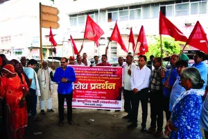 कानून व्यवस्था और सरकारी नीतियों के विरोध में सीपीआईएम का प्रदर्शन : राज्यपाल के नाम सौंपा ज्ञापन, निकाली रैली 