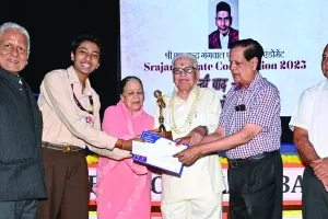 सृजन वाद-विवाद प्रतियोगिता : स्कूलों के 30 विद्यार्थियों ने लिया भाग, विजेताओं को पुरस्कार देकर किया सम्मानित 