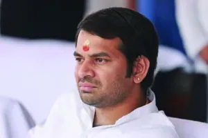 तेजप्रताप ने तेजस्वी यादव को किया अनफॉलो : राजनीतिक गलियारों में चर्चा, चुनाव में पार्टी के लिए ना बन जाएं मुसीबत 