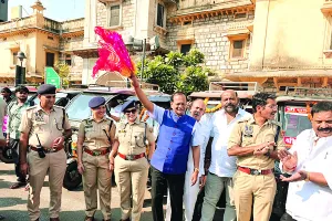 व्यापार महासंघ की अनूठी पहल : दीपावली पर मुफ्त ई-रिक्शा सेवा शुरू, यातायात को सुचारु रखना उद्देश्य