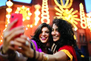 दीपावली सिर्फ धार्मिक परंपरा नहीं : दीप जलें खुशियां पलें, धर्म ने जाना विज्ञान ने माना 