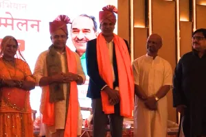 प्रबुद्धजन सम्मेलन में रेलमंत्री अश्विनी वैष्णव ने दिया स्वदेशी और नवाचार का संदेश : कहा- एकजुट होकर काम करेंगे हैं तो आत्मनिर्भर भारत का सपना होगा साकार 