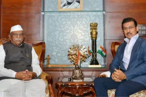 उद्योग एवं वाणिज्य मंत्री राज्यवर्धन सिंह राठौड़ ने राज्यपाल से की मुलाकात, विभिन्न विषयों पर चर्चा