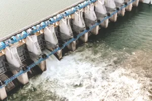 बूंदों की सर्द जुगलबंदी : कहीं हल्की बारिश तो कहीं बूंदाबांदी का दौर, आज से कम होगा बारिश का असर