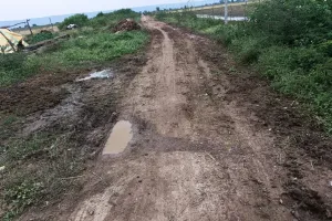 डडवाड़ा गांव को अब भी पक्की सड़क का इंतजार, बीमारों व विद्यार्थियों को होती भारी परेशानी