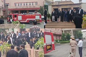 हाईकोर्ट को बम से उड़ाने की धमकी : मेल मिलने के बाद खाली कराया गया परिसर, पुलिस कर रही छानबीन