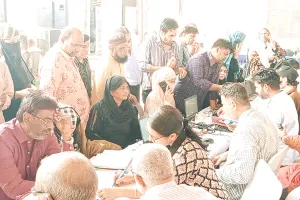 जनता की समस्याओं का हो रहा समाधान : शहरी सेवा शिविर बन रहे राहत के केन्द्र, ढाई हजार से अधिक प्रकरणों का मौके पर ही निस्तारण