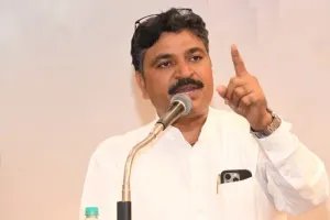 जूली ने अस्पताल हादसे को बताया शासन की लापरवाही, घटनास्थल पर पहुंचते ही की चिकित्सा मंत्री के इस्तीफे की मांग 