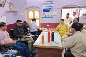 असर खबर का - ऑक्सीजन समय पर नहीं मिलने से सीएचसी में महिला रोगी की मौत का मामला, एक डॉक्टर सहित चार कर्मचारियों को किया गया एपीओ