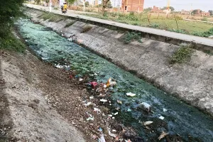 कोटा उत्तर वार्ड 22 - टूटे नालों और नहरों की नहीं हो रही सफाई, पुराना भदाना क्षेत्र में नालियां जाम, नहीं मिल रही मूलभूत सुविधाएं