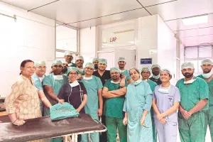 युवक के पेट से निकली घड़ी और नट-बोल्ट : वीएटीएस पद्धति से सर्जरी कर निकाला, मरीज मानसिक रूप से बीमार