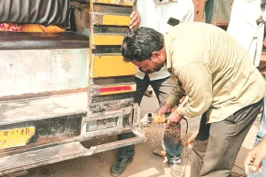 Jaipur Traffic Police : मोडिफाई वाहनों पर चला यातायात पुलिस का ग्राइंडर, सवारी गाड़ियों से पायदान निकलवाए