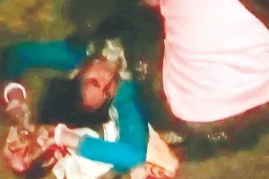 स्वास्थ्य सेवाओं की बदहाली : दूध के वाहन में आदिवासी महिला ने जन्मा नवजात, समय पर नहीं पहुंची एंबुलेंस