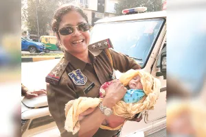 मोक्ष धाम के बाहर टीआई को मिली 10 दिन की नवजात, डॉक्टरों की निगरानी में उपचार जारी