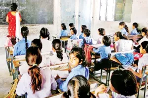 6 दिन बाद परीक्षा, स्कूलों में 35% कोर्स अधूरा, शिक्षक-विद्यार्थियों की बढ़ी धड़कनें, शिक्षक बोले- 20%कोर्स में हो कटौती तो छात्रों को मिले राहत 