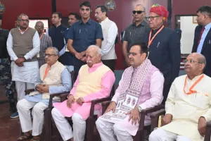 मोहन भागवत ने धानक्या स्थित पंडित दीनदयाल उपाध्याय राष्ट्रीय स्मारक का किया अवलोकन, उपाध्याय की प्रतिमा पर अर्पित की पुष्पांजलि 