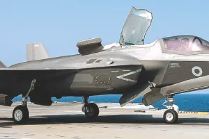 ट्रंप को लगा उन्हीं के टैरिफ का डंक, 6 देशों ने रद्द की एफ-35 फाइटर जेट डील