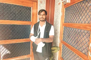 लाठी-डंडों से पीटने वालों के खिलाफ वन्यजीव संरक्षण अधिनियम के तहत केस दर्ज : लेपर्ड के हमले से दहशत, दो लोग गंभीर घायल 