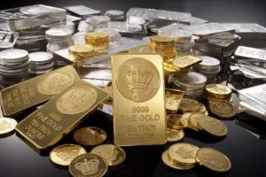 सोना और चांदी कमजोर : शुद्ध सोना 900 रुपए और चांदी 800 रुपए सस्ती, जानें क्या है भाव 