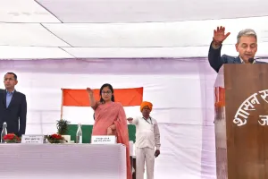 राष्ट्रीय गीत वंदे मातरम के 150 वर्ष पूर्ण : वंदे मातरम गीत एवं स्वदेशी संकल्प से गूंजा शासन सचिवालय परिसर, कार्यक्रम में सुधांश पंत रहे मुख्य अतिथि