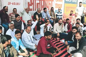 नगर परिषद की कार्रवाई से भड़के दवा विक्रेता : आज दवा बाजार बंद, विधायक हंसराज पटेल ने भी किया मौका मुआयना