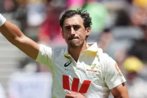 पर्थ में गेंदबाजों का जलवा : एक दिन में गिरे 19 विकेट, इंग्लैंड 172 पर सिमटी, आस्ट्रेलिया के 123/9