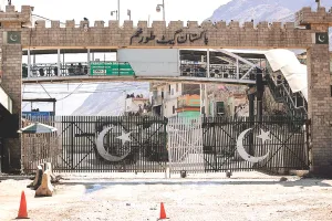 पाकिस्तान में मचा हाहाकार! अफगानिस्तान बॉर्डर बंद होने से टमाटर, लहसुन और प्याज के दाम छूने लगे आसमान