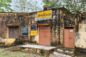 डेढ़ दशक बाद भी बदहाली में देईखेड़ा पशु चिकित्सालय, न भवन, न चिकित्सक, एक कंपाउंडर के भरोसे चल रहा अस्पताल