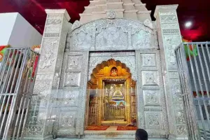 खाटू श्याम बाबा मंदिर में हाई अलर्ट : नई दिल्ली के लालकिले के सामने हुई घटना के बाद श्याम मंदिर में बढ़ी सतर्कता, सुरक्षा जाब्ता तैनात 