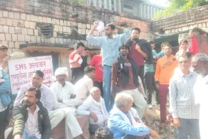 प्रसव के बाद महिला की मौत : मुर्दाघर के बाहर परिजनों का हंगामा, डॉक्टर पर लगाए लापरवाही के आरोप