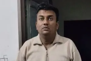 एसीबी की बड़ी कार्रवाई : एनसीबी इंस्पेक्टर के लिए 20 हजार रुपये रिश्वत लेते दलाल रंगे हाथों गिरफ्तार, इंस्पेक्टर फरार 