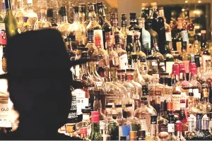 थाईलैंड में नया शराब नियंत्रण कानून लागू, निर्धारित समय के बाद शराब पीने पर जुर्माना