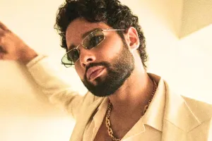 नए डांसिंग स्टार सिद्धांत चतुर्वेदी ने फिल्मफेयर मंच पर मचाया धमाल, डांस परफॉर्मेंस से फैंस को बनाया दिवाना