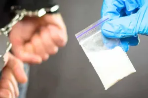 ऑपरेशन चक्रव्यूह : प्रतापगढ़ में 4.646 किलो एमडी पकड़ी, दो तस्कर गिरफ्तार ; जब्त मादक पदार्थ की बाजार कीमत दस करोड़