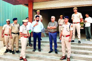 मुख्य मार्गो पर किए अवैध निर्माणों को किया चिह्नित : अब होगी अतिक्रमणों पर कार्रवाई, अधिकारियों को दिए निर्देश