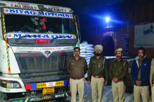 पुलिस की बड़ी कार्रवाई : ट्रक से डेढ़ करोड़ की अवैध शराब बरामद, चालक फरार