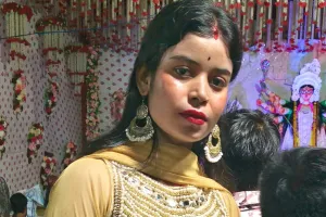 स्कूटी सवार दंपति को पिकअप ने मारी टक्कर, महिला की मौत ; चालक फरार