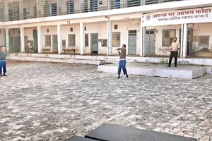 अपना घर आश्रम : जहां बेघर को मिलता है सुकून का ठिकाना, मानसिक विक्षिप्त, असहाय और लावारिसों के जीवन में उम्मीद की किरण