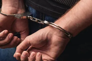 दो सहयोगियों के साथ कुख्यात बदमाश डैनी गिरफ्तार : दस हजार का इनाम, 10 संगीन मामलों में चल रहा था फरार