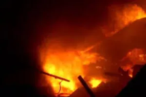 काला सागर : टैंकर्स में ब्लास्ट से लगी आग, 25 लोग सुरक्षित, जानें पूरा मामला