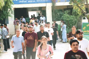 वीडीओ परीक्षा शांतिपूर्ण संपन्न : प्रदेश में 80.94 और जयपुर में 77.38 प्रतिशत रही उपस्थिति, रोडवेज बसों-ट्रेनों में रही अभ्यर्थियों की भीड़