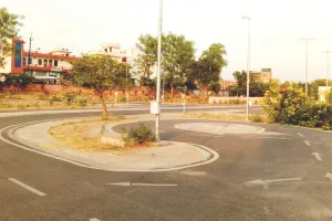 बिना ट्रैक ट्रायल के ही बंट रहे हेवी वाहन लाइसेंस : बस-ट्रक चलाने वालों की योग्यता पर उठे सवाल, छह माह में 17320 डीएल निलंबित ; आठ निरस्त