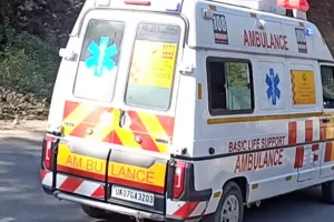 फिरोजाबाद में दर्दनाक हादसा : अनियंत्रित कार ने शादी समारोह में जा रहे 20 लोगों को कुचला, एक बच्चे की मौत