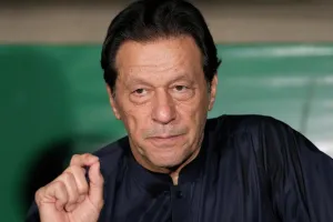 आखिर क्यों इमरान खान से जेल में नहीं मिल पा रहा है परिवार? धरने पर बैठी बहनों पर र्कारवाई