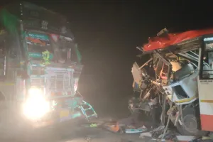 पंजाब में दिल दहला देने वाला हादसा, ट्रक और रोडवेज की टक्कर में 2 की मौत 15 घायल