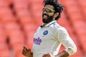 भारत को पहली पारी में 30 रनों की बढ़त,  दक्षिण अफ्रीका संकट में