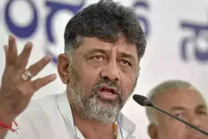 कर्नाटक में सियासी अटकलों के बीच डिप्टी सीएम शिवकुमार बोले : सभी 140 एमएलए मेरे हैं