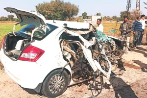 कार एवं ट्रेलर की टक्कर में दो की मौत : एक सप्ताह पूर्व ही विवाहित युवक की दुर्घटना में मौत, ट्रेलर चालक फरार 